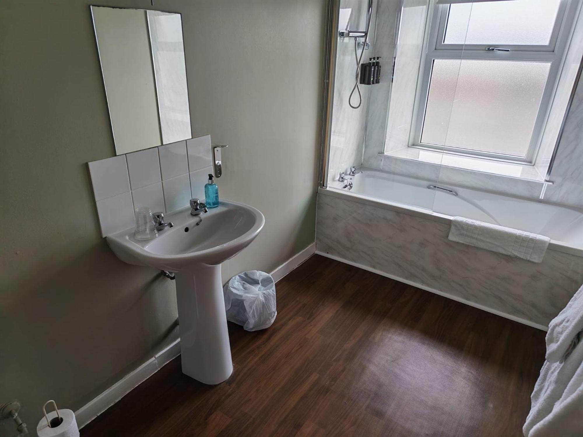 Chieftain Hotel — Photos 1